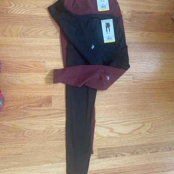Fabletics Leggings with Pocket Small x 2 NWT Black & Dark Red - Picture 4 of 4